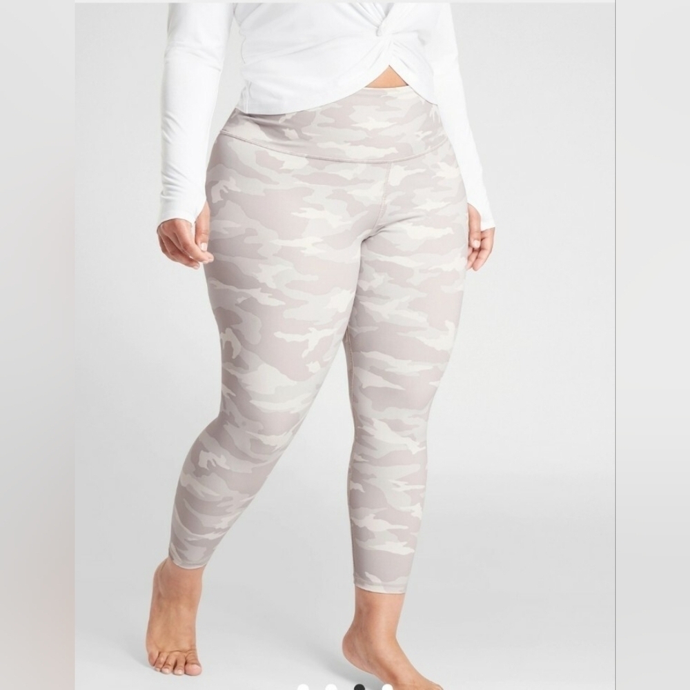 🔥NWT Athleta Elation Camo 7/8 Tight Leggings, Color: Taupe Camo, Size 3X